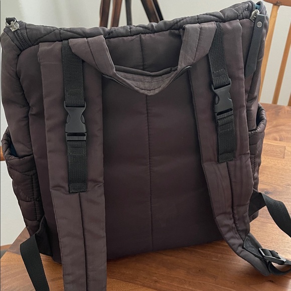 Skip Hop Quilted Diaper Backpack in Taupe - Picture 4 of 7